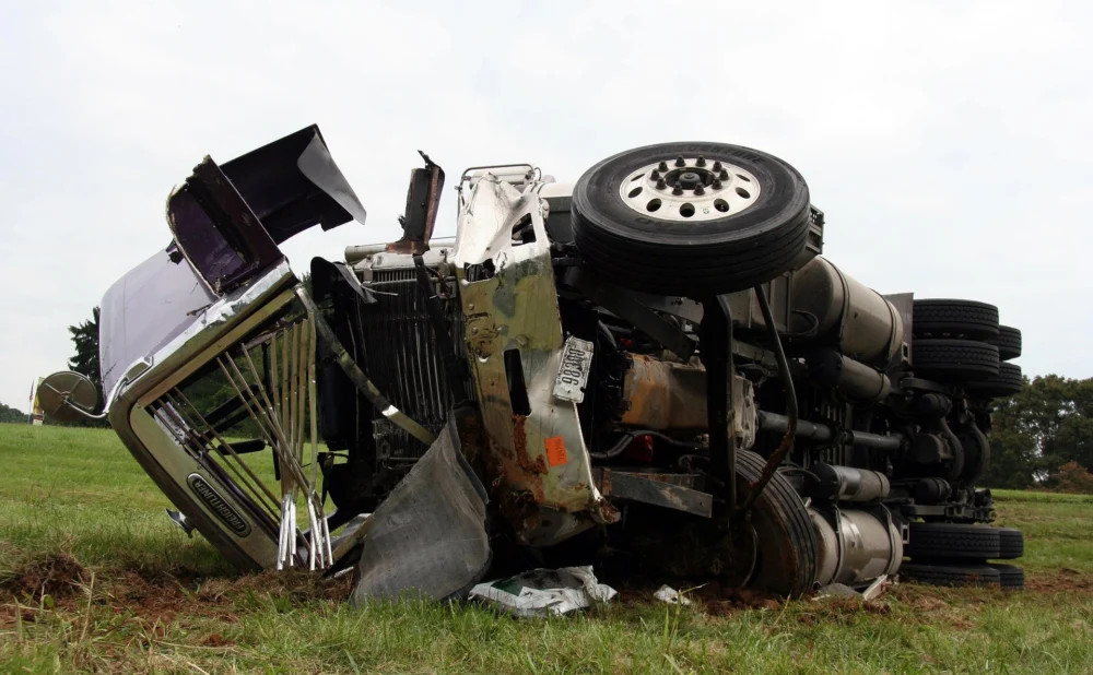 What to Do After a Semi Truck Accident