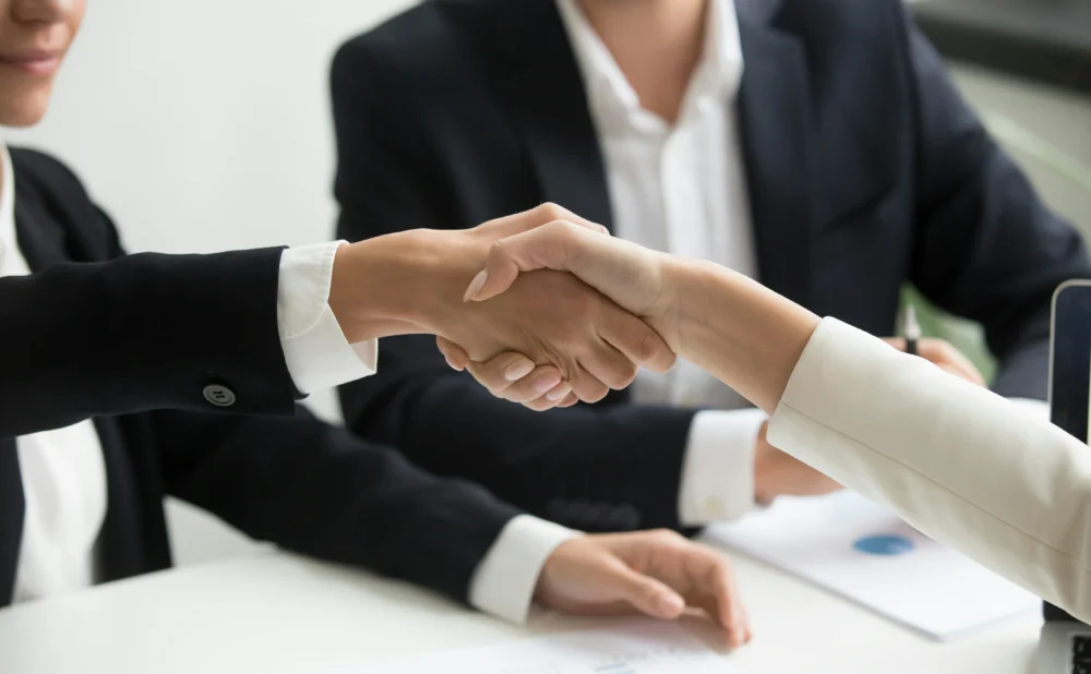 When to Consult a Lawyer for a Truck Accident