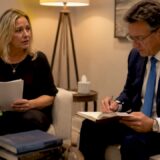 Patient consulting lawyer about medical negligence claim