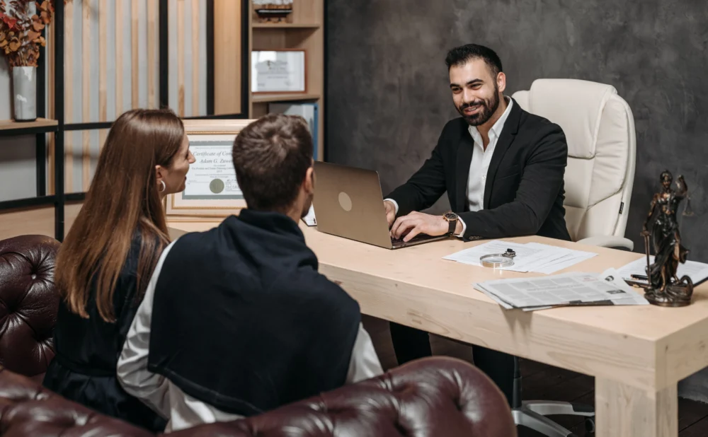 Personal injury lawyer meeting with an injured client in Atlanta